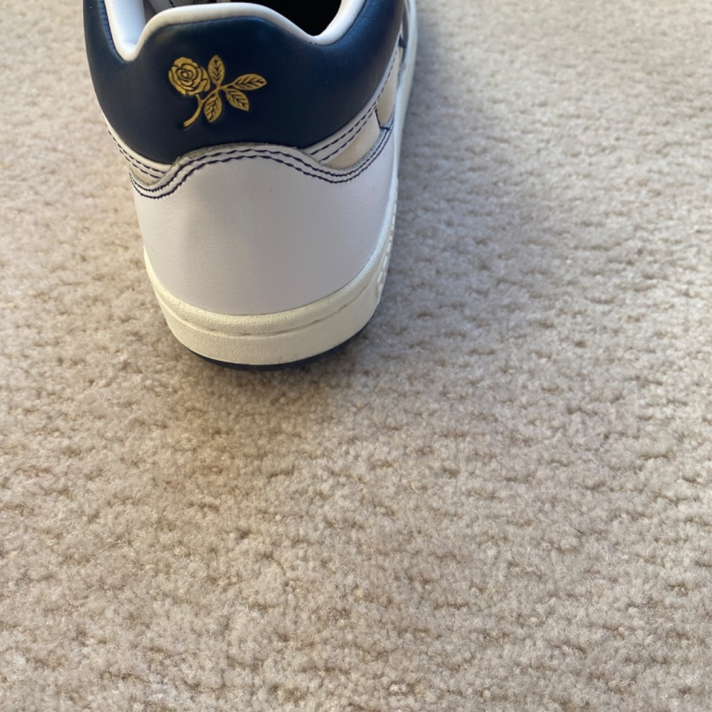 Converse - Picture 8 of 10